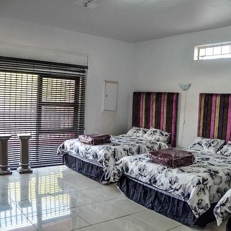 Sani Bonani Guest House Klerksdorp Εξωτερικό φωτογραφία